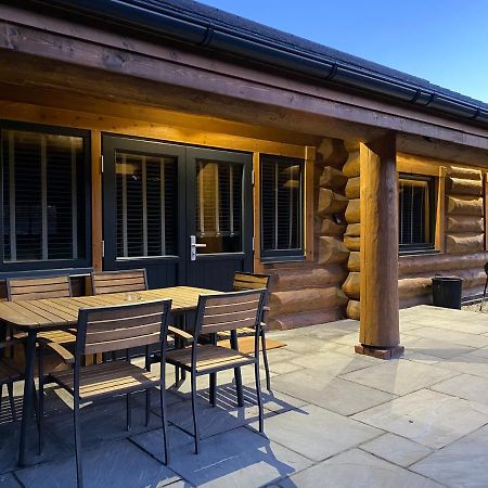 Ewes Water Log Cabins Langholm Екстериор снимка