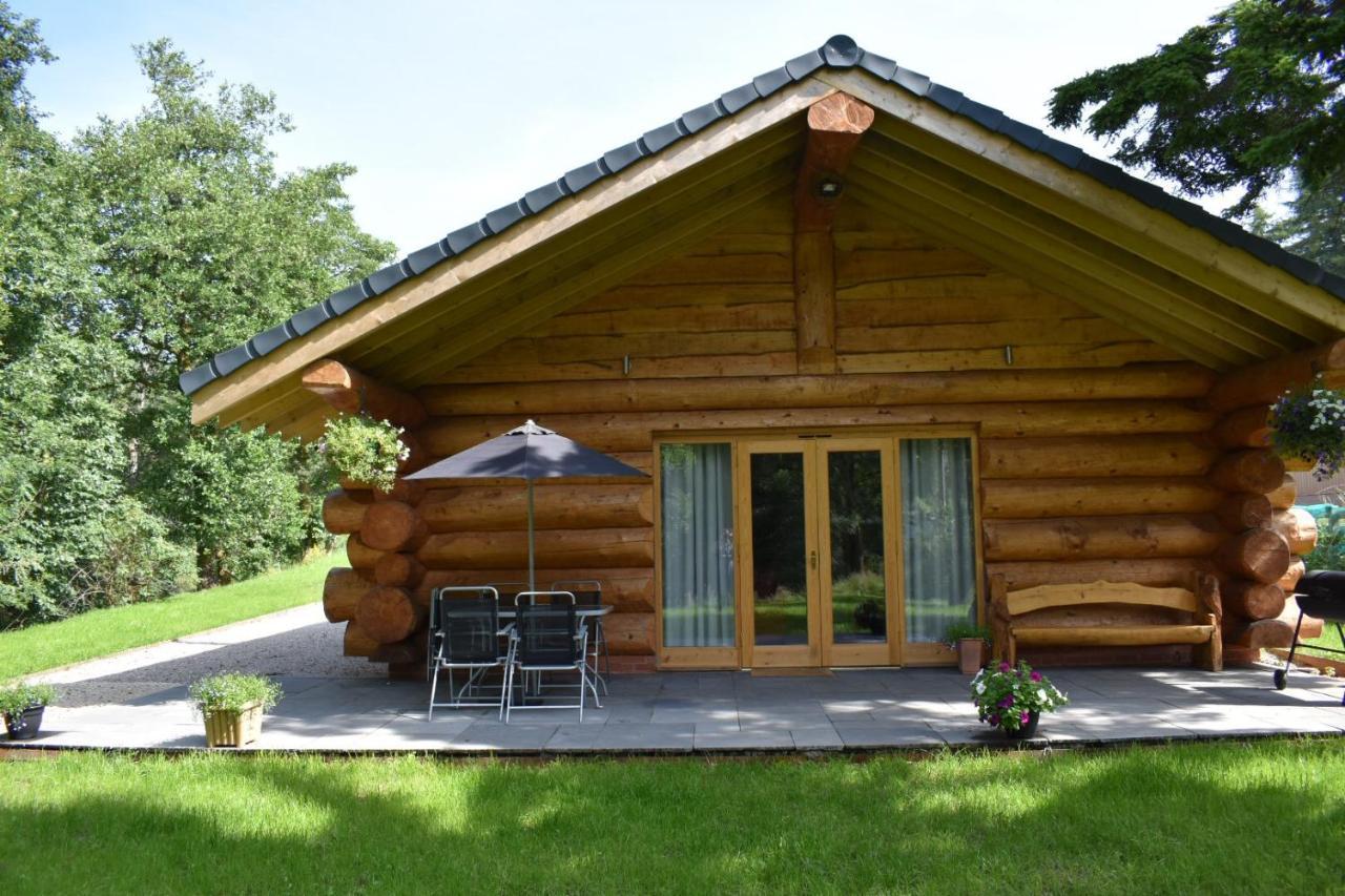 Ewes Water Log Cabins Langholm Екстериор снимка