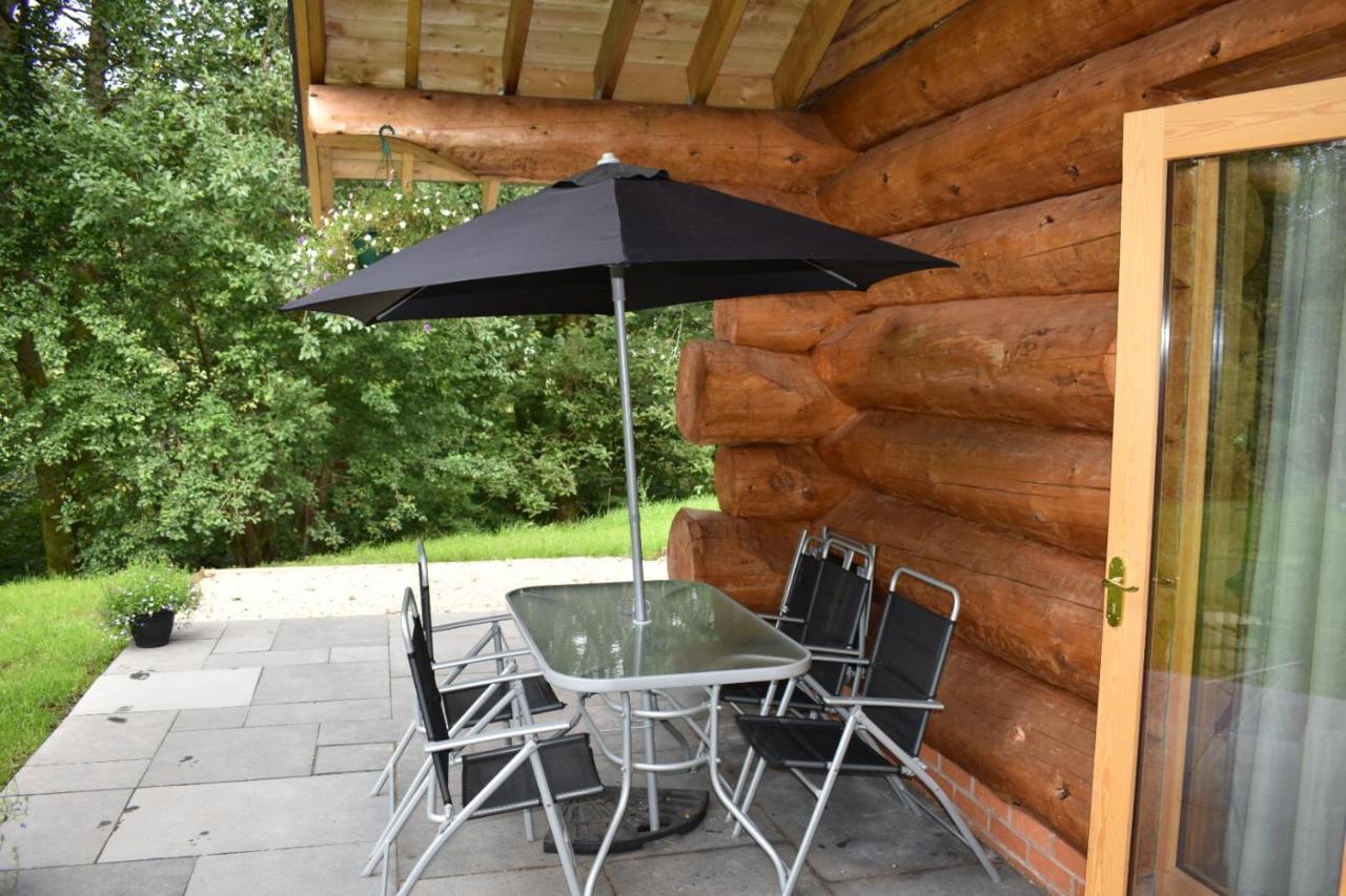 Ewes Water Log Cabins Langholm Екстериор снимка