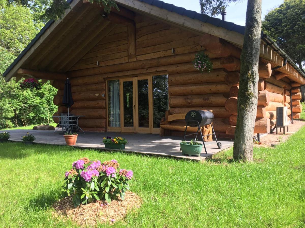 Ewes Water Log Cabins Langholm Екстериор снимка
