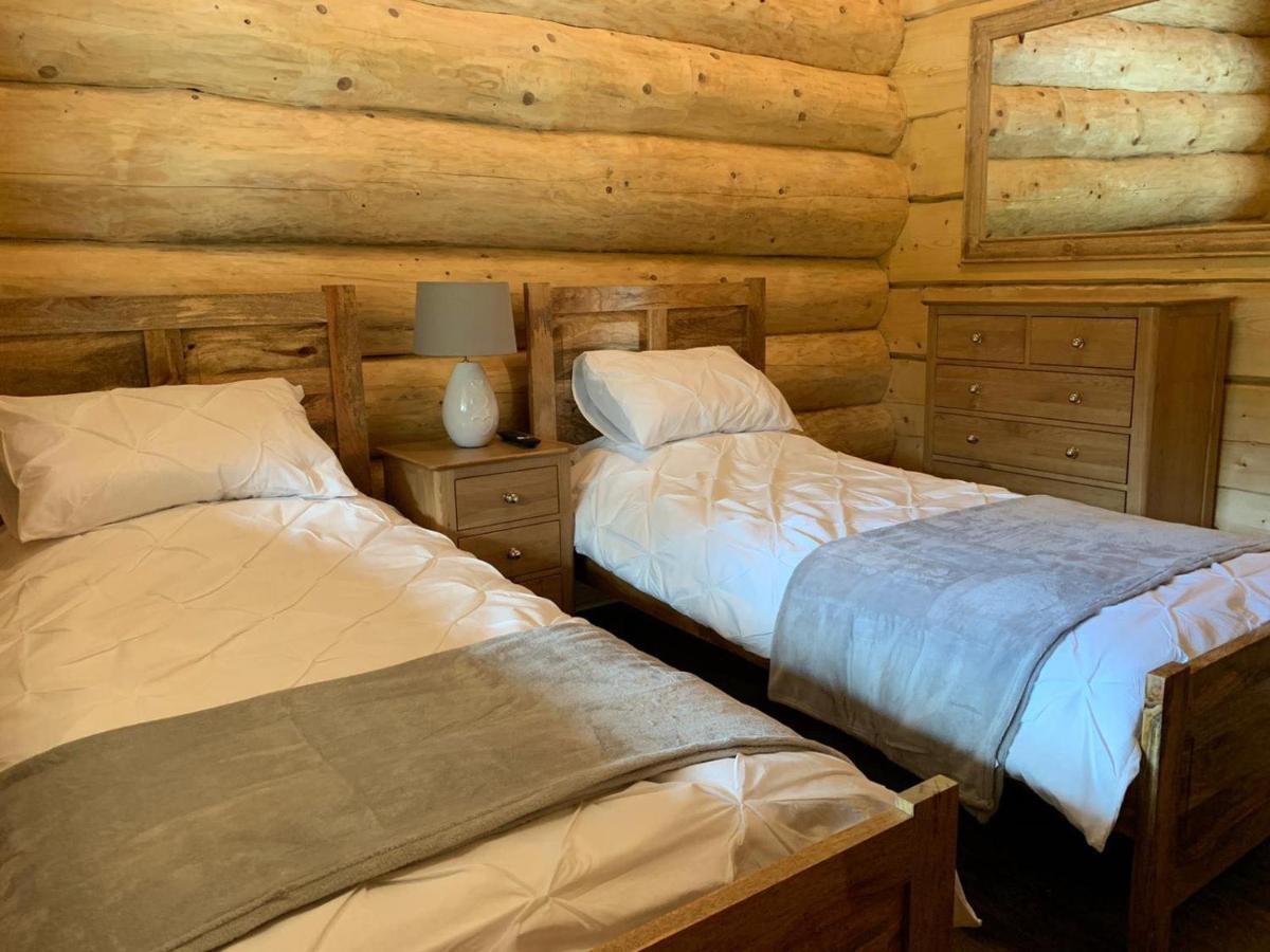 Ewes Water Log Cabins Langholm Екстериор снимка