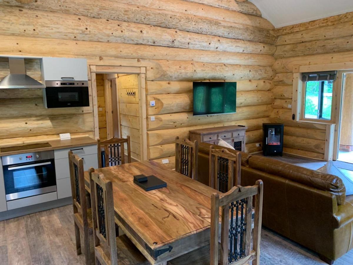 Ewes Water Log Cabins Langholm Екстериор снимка