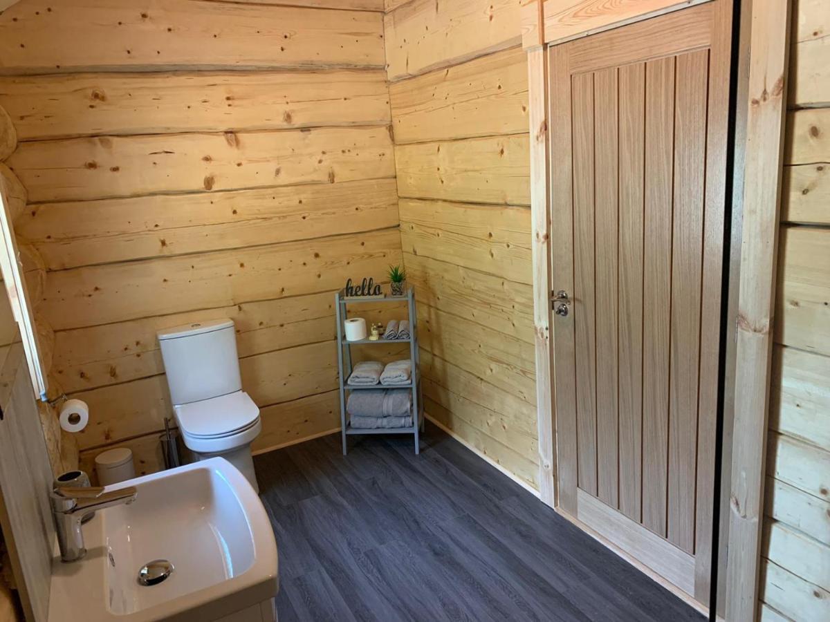 Ewes Water Log Cabins Langholm Екстериор снимка