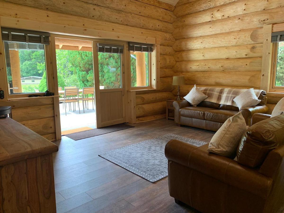 Ewes Water Log Cabins Langholm Екстериор снимка