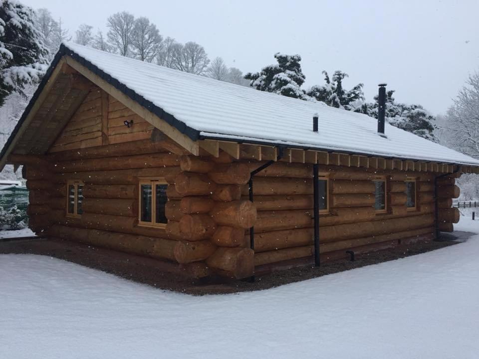 Ewes Water Log Cabins Langholm Екстериор снимка