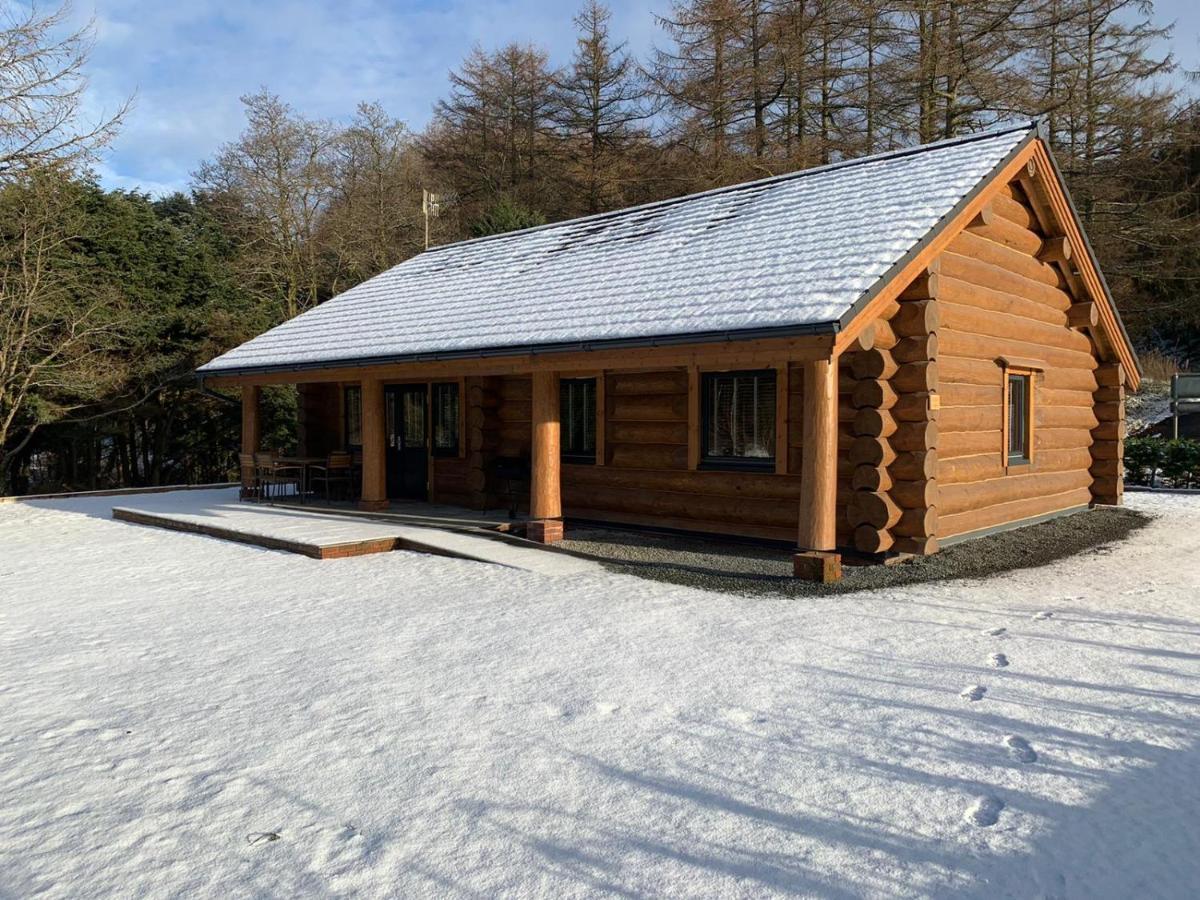 Ewes Water Log Cabins Langholm Екстериор снимка