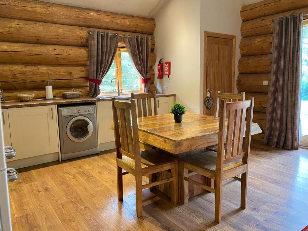 Ewes Water Log Cabins Langholm Екстериор снимка