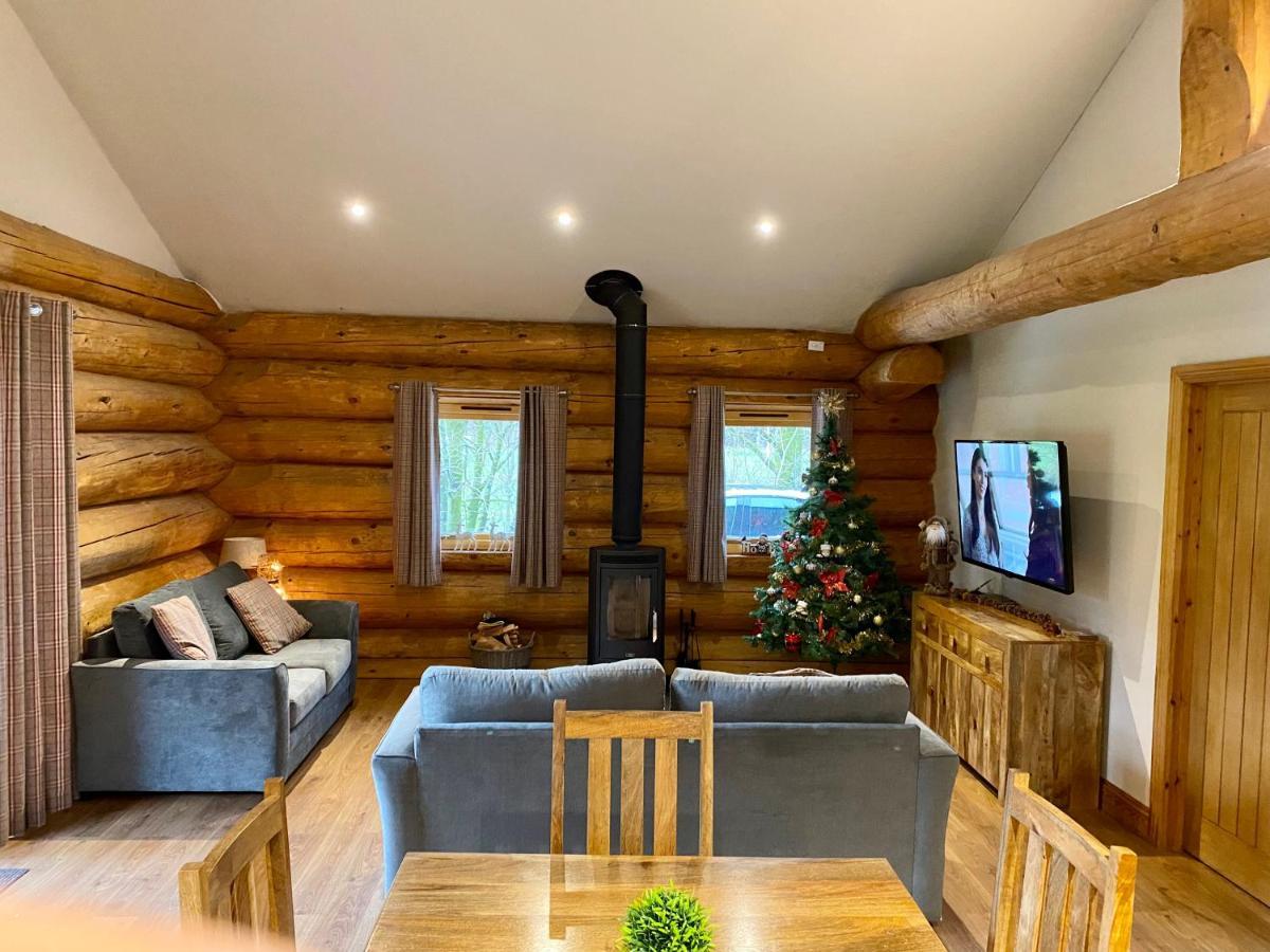 Ewes Water Log Cabins Langholm Екстериор снимка