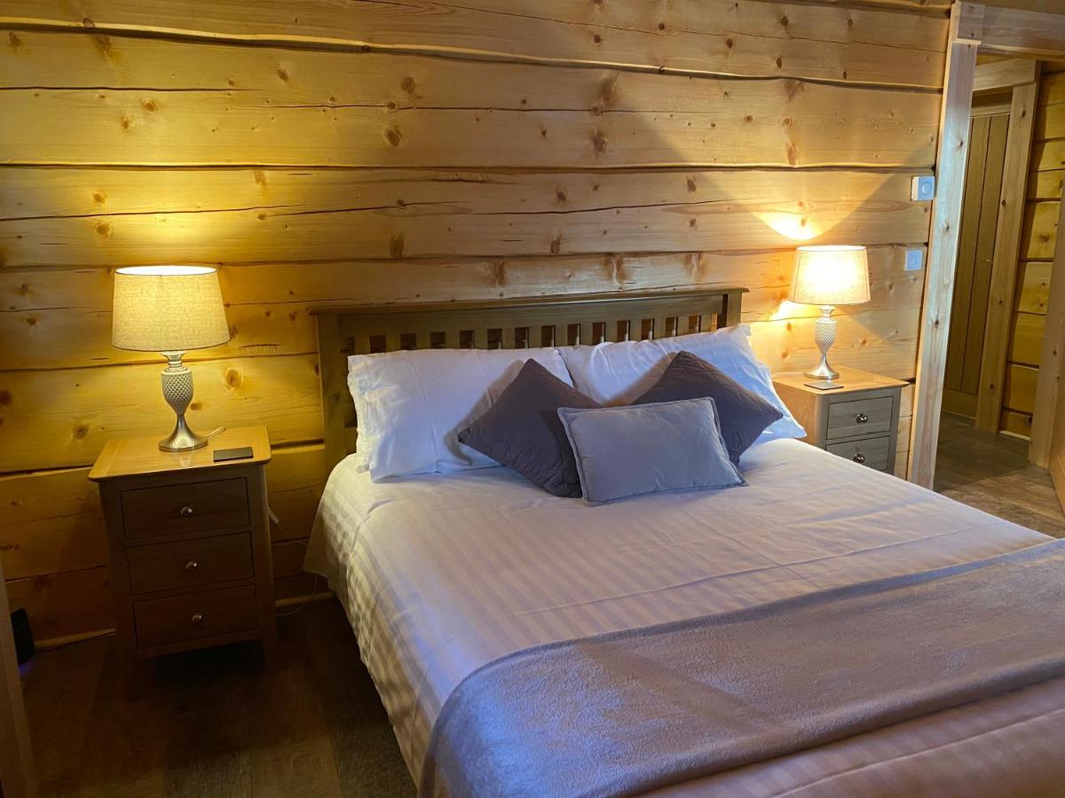 Ewes Water Log Cabins Langholm Екстериор снимка