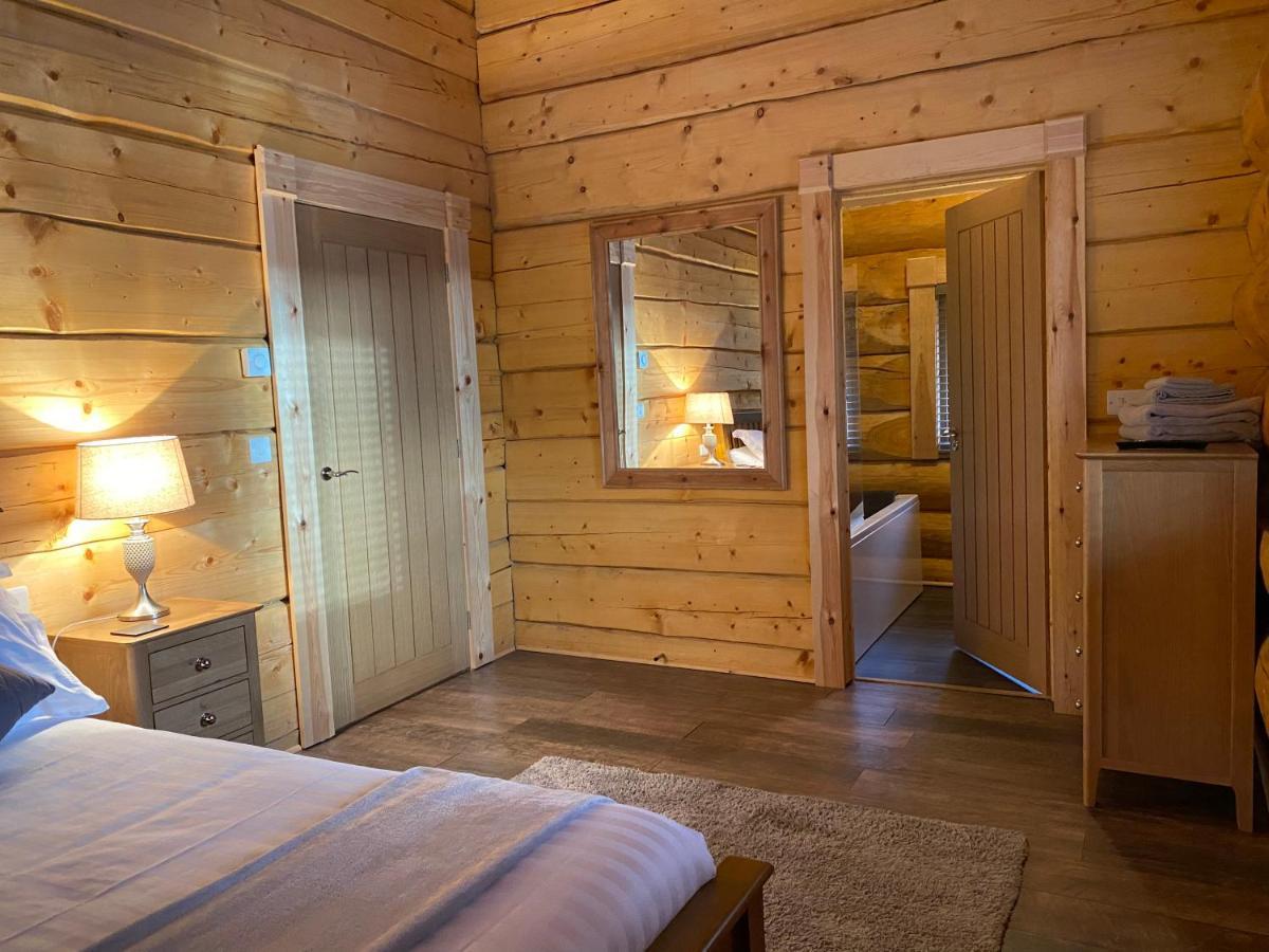 Ewes Water Log Cabins Langholm Екстериор снимка