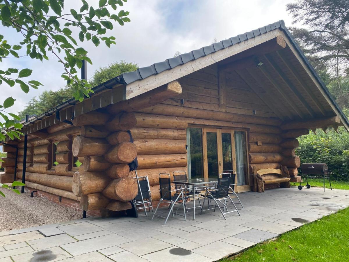 Ewes Water Log Cabins Langholm Екстериор снимка