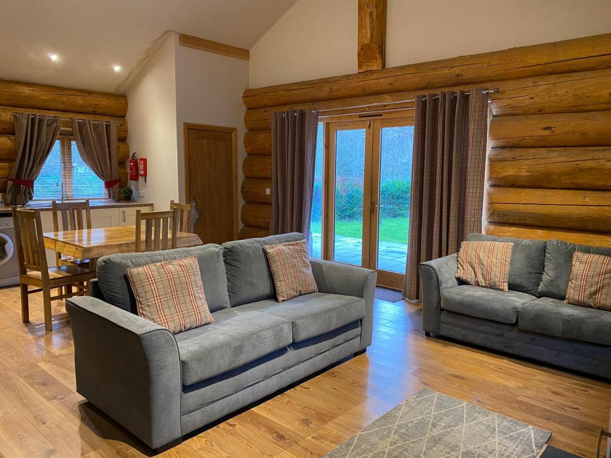 Ewes Water Log Cabins Langholm Екстериор снимка