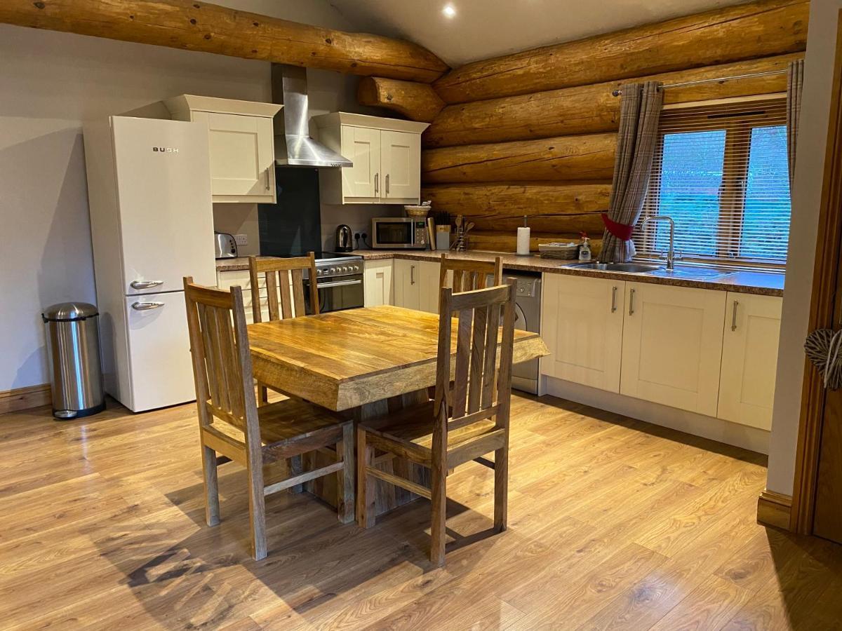 Ewes Water Log Cabins Langholm Екстериор снимка