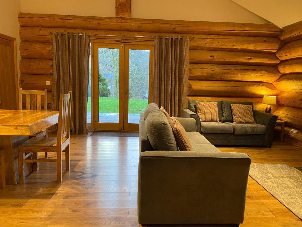 Ewes Water Log Cabins Langholm Екстериор снимка