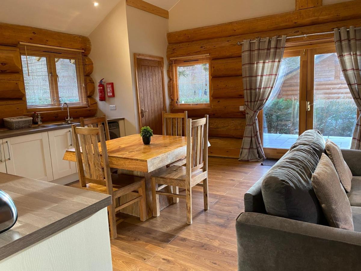 Ewes Water Log Cabins Langholm Екстериор снимка