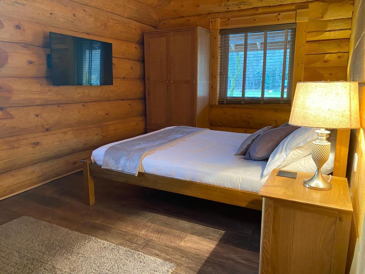 Ewes Water Log Cabins Langholm Екстериор снимка